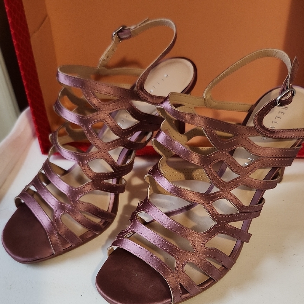 KELLY & KATIE Light Pink Elegant Metallic Strappy Sandals, Size 8
